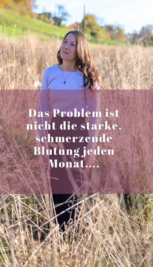 Kennst du das? Du hast gerade deine Tage, krümmst dich vor Schmerzen, kannst dich kaum konzentrieren und an Arbeiten ist gar nicht zu denken. Und das Monat für Monat?
Seit über 20 Jahren begleite ich Frauen dabei, ihren Körper wieder in seine natürliche hormonelle Balance zu bringen. In dieser Zeit durften bereits unzählige Frauen erleben, wie sich ihre Beschwerden sanft und natürlich harmonisieren lassen:
- Durch die gezielte Entlastung und Stärkung der weiblichen Hauptorgane
- Durch eine auf den Hormonhaushalt abgestimmte Ernährung
- Durch das bewusste Wahrnehmen und Leben des eigenen Zyklus

Da ich selbst jahrzehntelang chronisch krank war mit ständigen Blasenentzündungen, Reizdarmsyndrom, Migräne und starkem PMS, weiß ich genau, wie erschöpfend es ist, wenn der eigene Körper nicht mitspielt. Ich hätte damals fast alles für einen gesunden, schmerzfreien Körper gegeben.

Heute kenne ich den Weg aus eigener Erfahrung und weiß exakt, welche Impulsen der weibliche Körper braucht, um wieder zu heilen. Eine rein natürliche Gesundheit ist dabei mein festes Fundament: Ich bin heute komplett frei von Schmerzmitteln, Hormonen, Antibiotika und anderen Pharmazeutika. Und genau dieses Wissen gebe ich an meine Kundinnen weiter.
