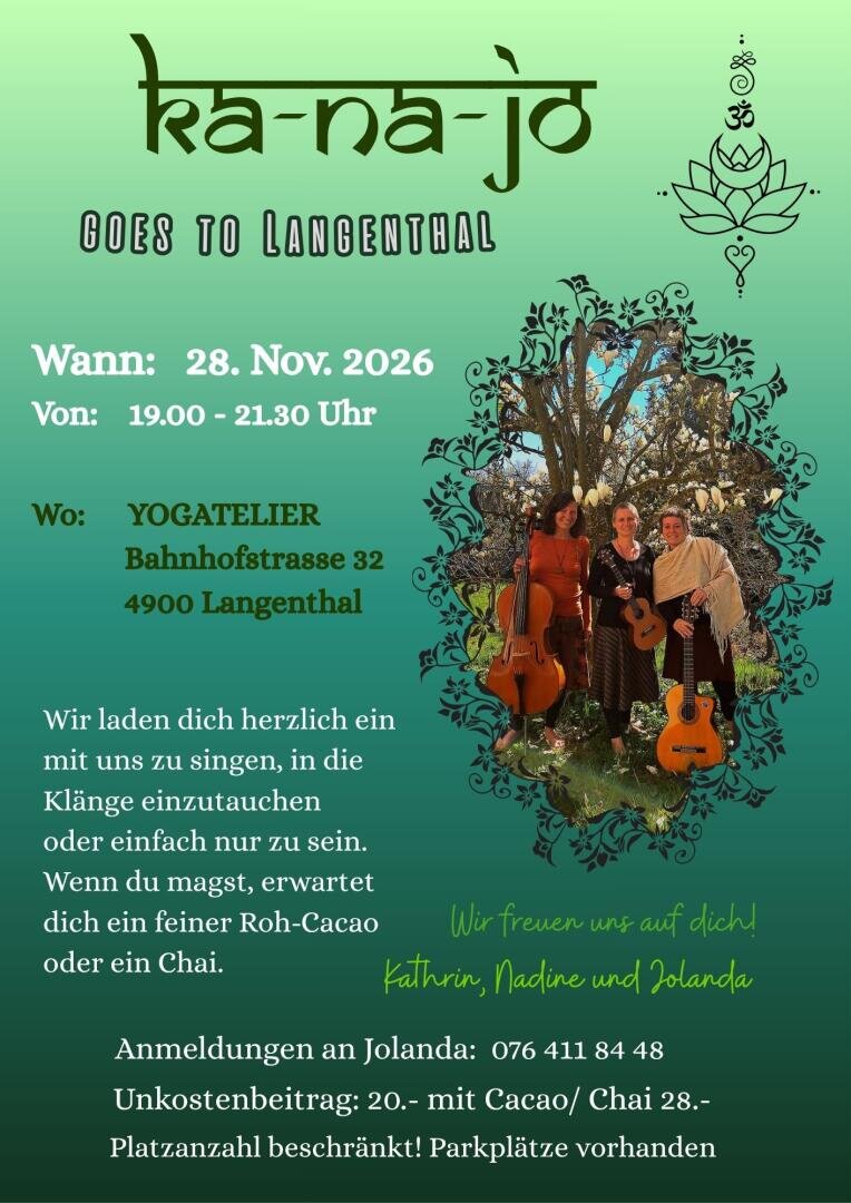 Veranstaltungsplakat für „ka-na-jo“ in Langenthal mit Veranstaltungsdetails, drei Frauen, die in einem Garten Musik machen, und Gitarren. Im Hintergrund sind Grüntöne und dekorative Elemente zu sehen.