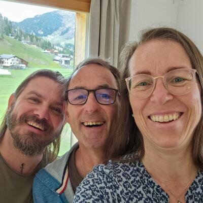 Logo Held*innenreise Schweiz