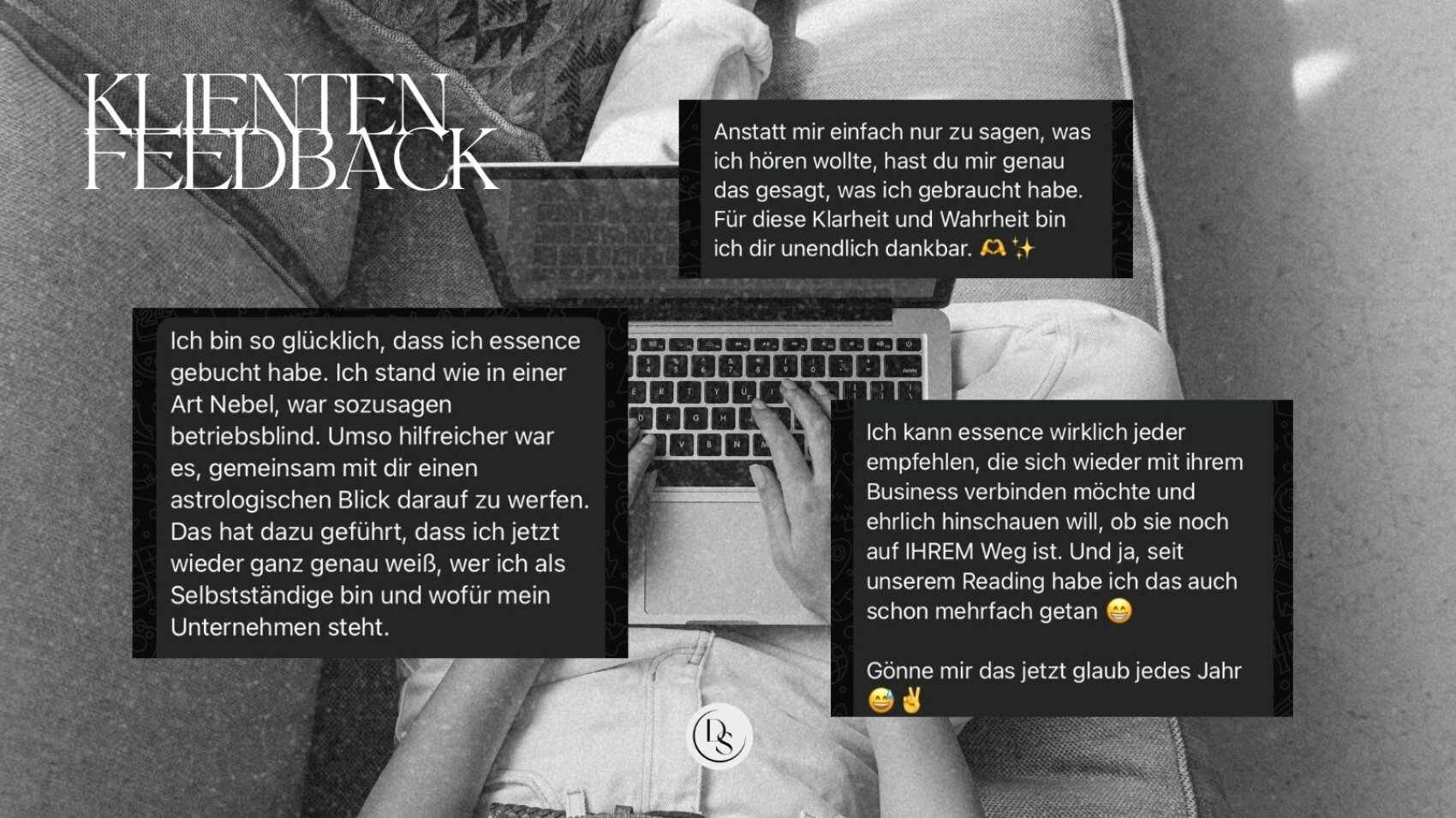 Ein Graustufenbild einer Frau, die auf einem Laptop tippt, überlagert mit vier deutschen Kundenfeedback-Textfeldern und dem Titel KLIENTEN FEEDBACK in großen weißen Buchstaben oben links.